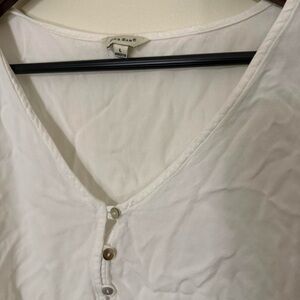 Chic White V-Neck Top